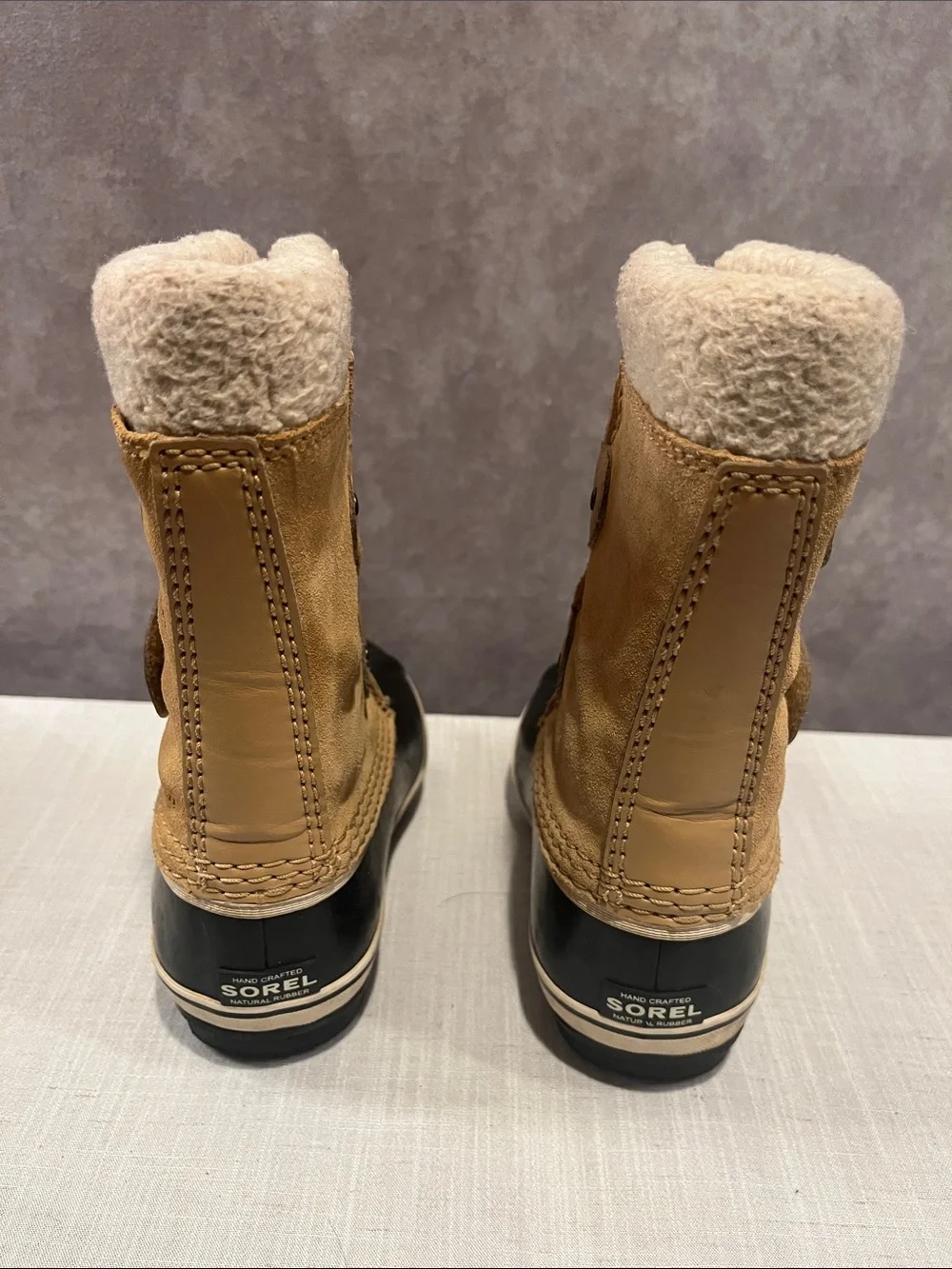 Sorel Kids Winter Snow Boots in Tan and Black - Faux Shearling Lined size 9